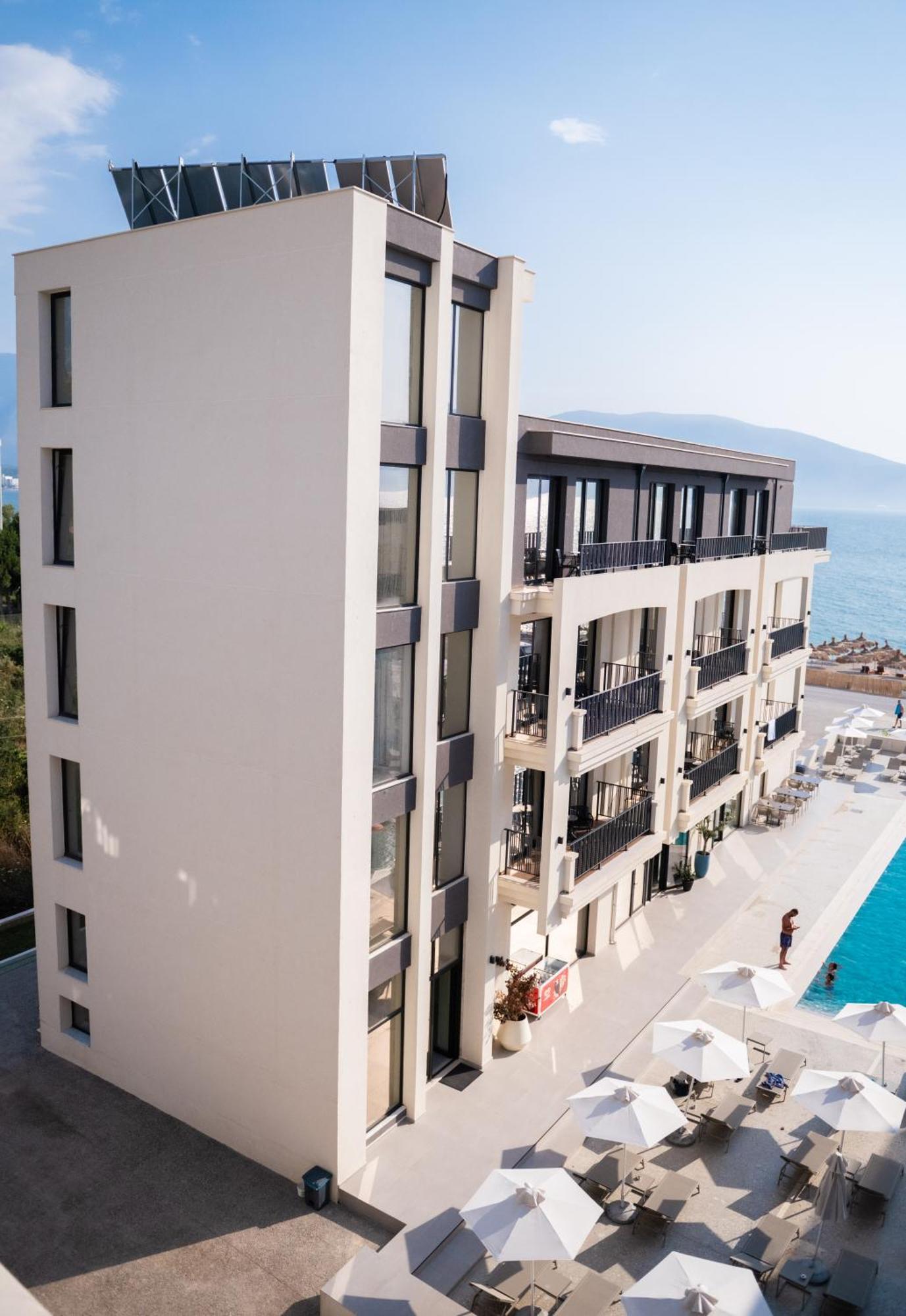 Jost Caravel Ξενοδοχείο Radhimë Εξωτερικό φωτογραφία